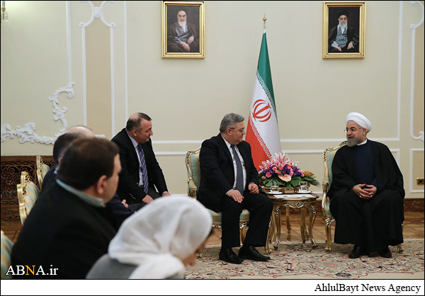 نمی‌شود ادعای احترام به ملتی داشت، اما به فرهنگ و دین آنان بی‌احترامی کرد